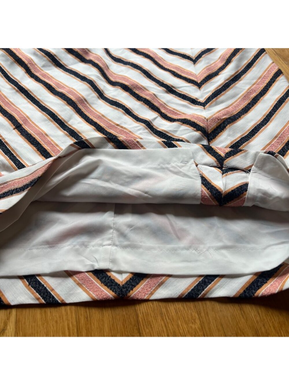 HUTCH size 14 Cream Pink Navy Chevron Knee Length Pencil Skirt - Picture 7 of 14